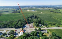 5626 W LINCOLN HIGHWAY, PARKESBURG, PA 19365