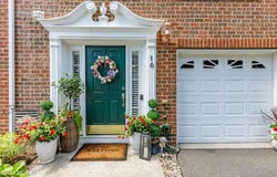 16 New Castle Street, Farmingdale, NJ 07727