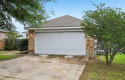 205 Cavalry Trl, Elgin, TX 78621