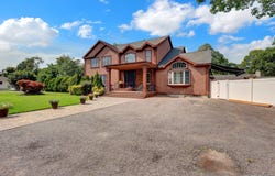 21 Morris Avenue, Patchogue, NY 11772
