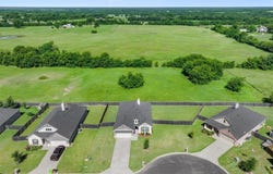398 Mesa Drive, Lone Oak, TX 75453