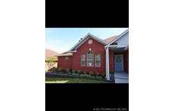 208 Greentree Drive, Tahlequah, OK 74464