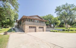 820 18th Ave SE, Rock Valley, IA 51247