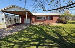 1127 E Country Road, Columbus, KS 66725