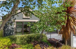 1406 Holman Rd, Oakland, CA 94610