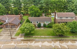 1806 Pennsylvania Avenue, Belpre, OH 45714
