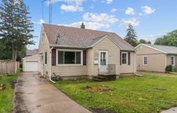 1822 JEFFERSON Street, OSHKOSH, WI 54901