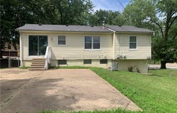 1305 NE 84TH Place, Kansas City, MO 64155