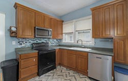 817 W Walnut Street, Springfield, MO 65806