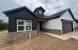 1367 N Harper Ridge Drive, Republic, MO 65738