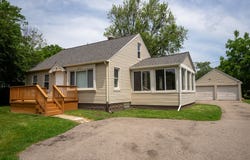 2712 Voorheis Road, Waterford, MI 48328