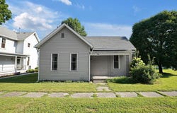 40 W Pickaway Street, Kingston, OH 45644
