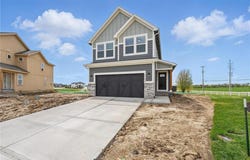 8728 SW Edgewater Drive, Blue Springs, MO 64064