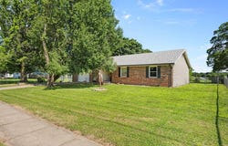 800 E Prairie Lane, Ash Grove, MO 65604
