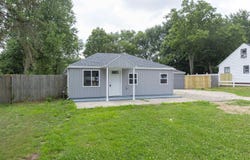 2049 E Mckinley Avenue, Mishawaka, IN 46545-7203