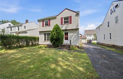 3753 Berkeley Road, Cleveland Heights, OH 44118