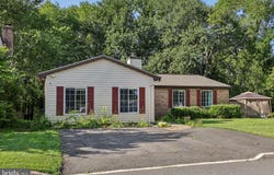 10235 FOXBOROUGH COURT, MANASSAS, VA 20110