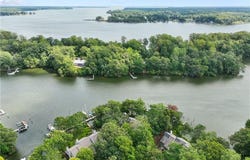 50 Villa Ridge Drive, Hartfield, VA 23071