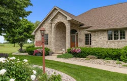 562 ROYAL ST PATS Drive, WRIGHTSTOWN, WI 54180