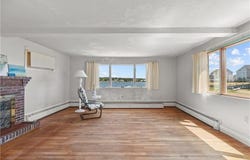 53 Green Street, Portsmouth, RI 02871