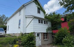6307 Wooster PK, Cincinnati, OH 45227
