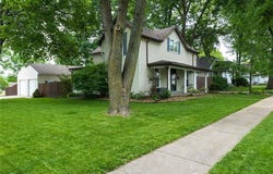 209 E 1st Street, Lee's Summit, MO 64063