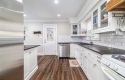 15 Ilsley Place, Malverne, NY 11565