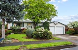 470 NW BELLA VISTA Dr, Gresham, OR 97030