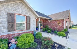 984 Sugar Pine  ST, Tontitown, AR 72762