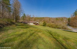275 White Oak Rd, Oakdale, TN 37829