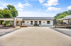 7075 Sinking Creek Rd, Greenback, TN 37742