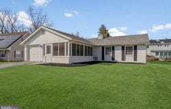 7 STERLING Lane, WILLINGBORO, NJ 08046