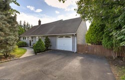139 Donato Dr, Little Falls Twp., NJ 07424-1347