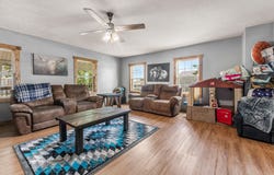 1311 W Clinton Avenue, Seymour, MO 65746