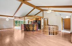 214 Four Seasons Drive, Waterloo, IA 50701