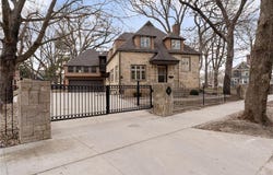 907 1st Drive NW, Austin, MN 55912