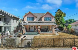 317 W 51st St, Los Angeles, CA 90037