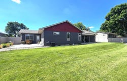 909 E 4th St, Miller, SD 57362