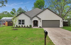 504 Pendleton Street, Farmersville, TX 75442
