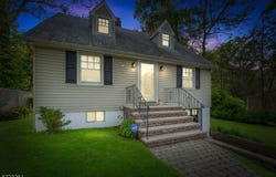 86 Lackawanna Blvd, Long Hill Twp., NJ 07933-1929