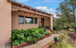 215 Sombrio, Santa Fe, NM 87501