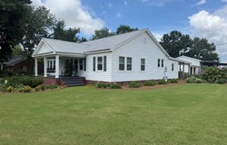 606 S Main St., Headland, AL 36345