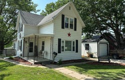 702 N 2nd Avenue, Winterset, IA 50273