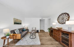 224 Oakleaf Drive, Thousand Oaks, CA 91360