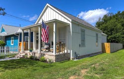 1105 Dr Martin Luther King Jr Dr, Pensacola, FL 32503