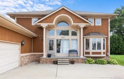 32424 Robeson Street, Saint Clair Shores, MI 48082