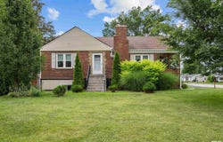 5003 48TH Street, Moline, IL 61265