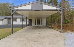 37 OAKCREST DR, LAUREL, MS 39440