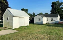 615 E South Street, Albion, IN 46701-1325