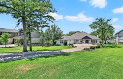 102 Noweta Place, Lake Kiowa, TX 76240